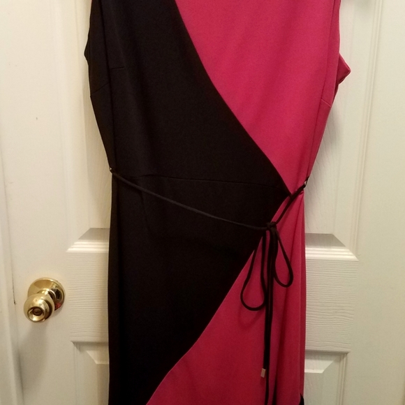 Studio One New York Dress - Picture 3 of 3